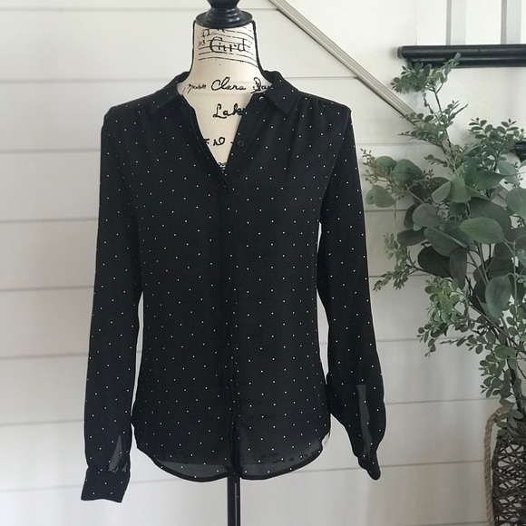 Elle Tops - NWT Elle black pin dot scallop trim blouse, small